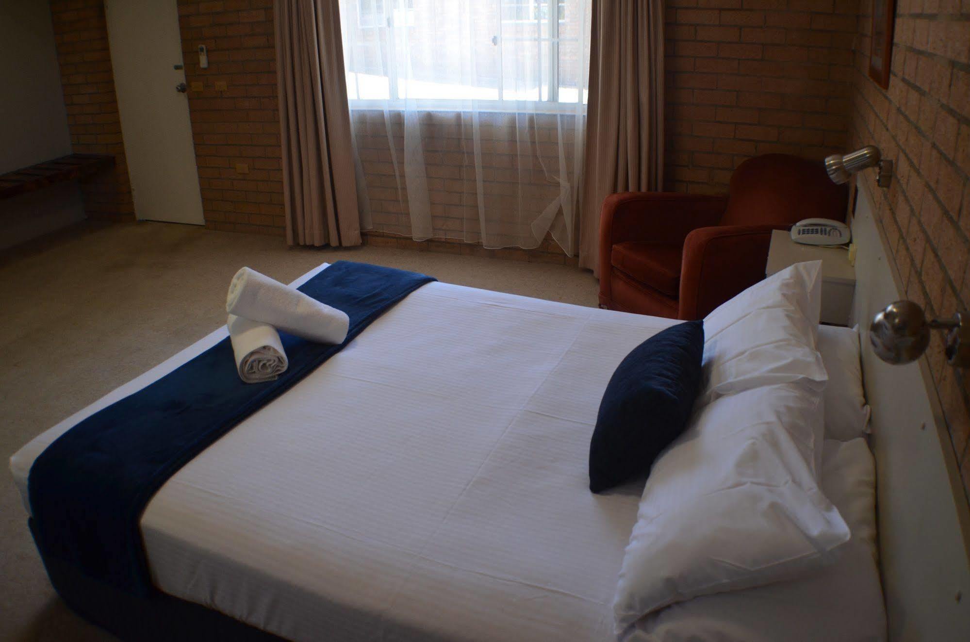 Deer Park Motor Inn Армідейл Екстер'єр фото